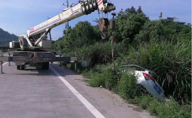 忠县重载吊车救援 忠县重载吊车救援